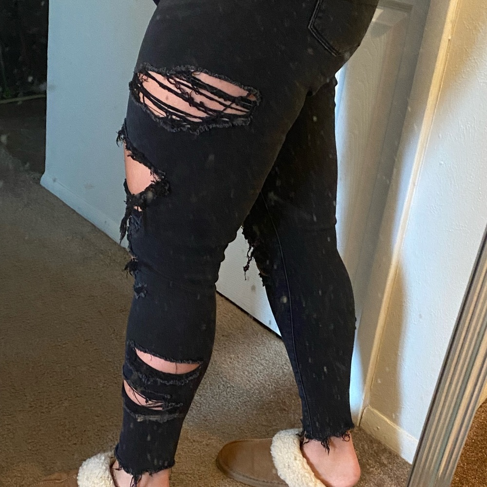 [18] American Eagle Jeans
